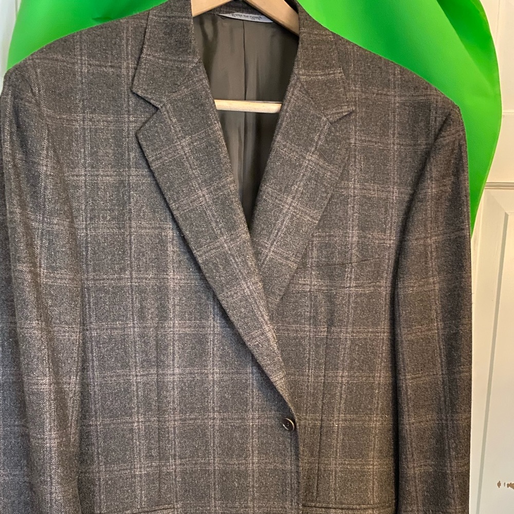 Wool gray plaid sport jacket can look brown too